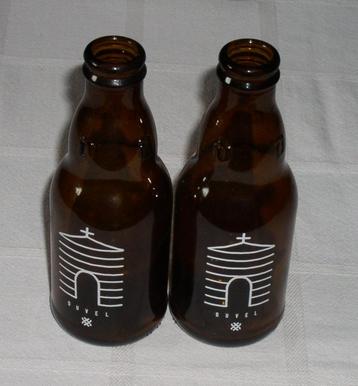 Twee Duvel-flesjes een ontwerp van Sergio Herman. 