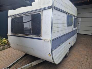 Caravan adria 330 1983 beschikbaar voor biedingen
