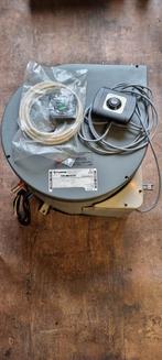 Truma boiler 12v-30mB en 220V-850W met bedieningsschakelaars, Caravans en Kamperen, Mobilhome-accessoires, Ophalen, Zo goed als nieuw