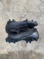 Voetbalschoenen Nike - Maat 40, Sport en Fitness, Voetbal, Ophalen, Zo goed als nieuw, Schoenen