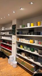 Honderdtal sierpotten voor planten, Enlèvement