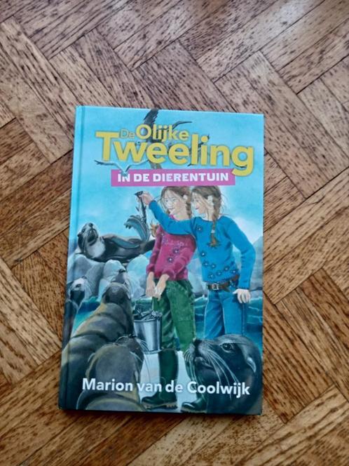 De Olijke Tweeling : in de dierentuin; Marion van de Coolwij, Boeken, Kinderboeken | Jeugd | onder 10 jaar, Gelezen, Ophalen of Verzenden