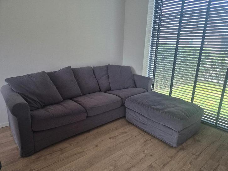 3-zit zetel IKEA + poef met opbergruimte, Maison & Meubles, Canapés | Salons, Comme neuf, Banc droit, Trois personnes, 200 à 250 cm