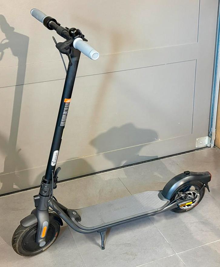 Segway Ninebot F25E elektrische step, Fietsen en Brommers, Steps, Zo goed als nieuw, Elektrische step (E-scooter), Ophalen