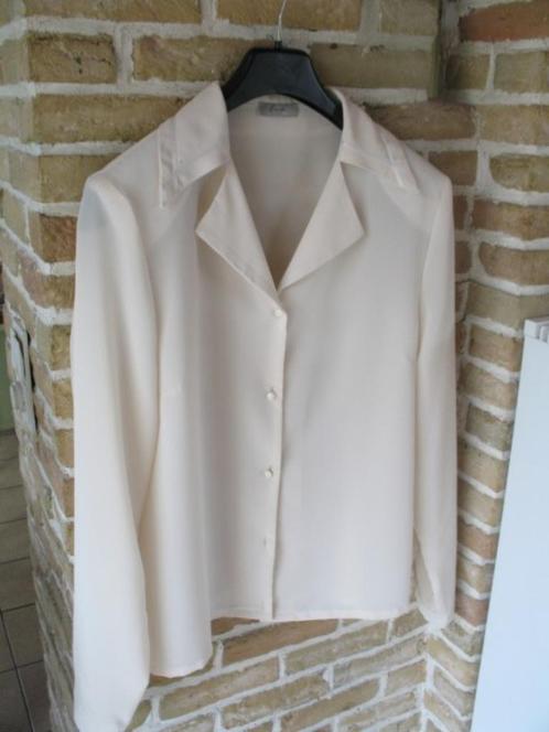 Beige bloes: maat 46, Kleding | Dames, Grote Maten, Blouse of Tuniek, Beige, Ophalen of Verzenden