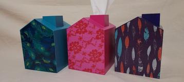 Vaas voor kunstbloemen/boekensteun/tissue box