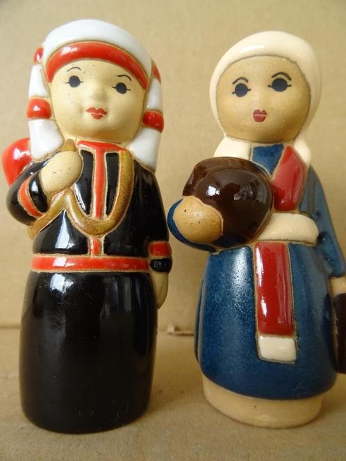 Curiosa aardewerk beeldjes Gom Viet fine art beeldjes 10cm, Verzamelen, Beelden en Beeldjes, Zo goed als nieuw, Mens, Ophalen of Verzenden