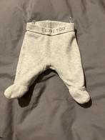 Pantalon gris pour bébé avec renard dans le dos, Enfants & Bébés, Vêtements de bébé | Taille 50, Comme neuf, C&A, Garçon ou Fille