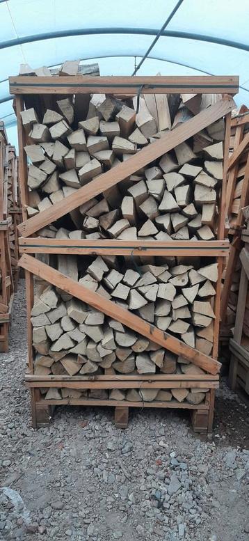 Krat 2m3 haagbeuk 2 jaar gedroogd. 295eur afgehaald.  beschikbaar voor biedingen
