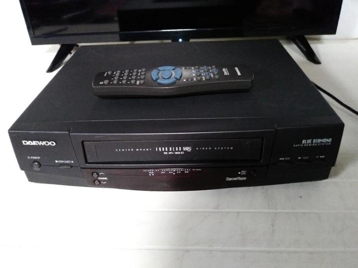 Enregistreur vidéo Daewoo DV-K485 avec télécommande, TV, Hi-fi & Vidéo, Lecteurs vidéo, Comme neuf, Lecteur ou enregistreur VHS