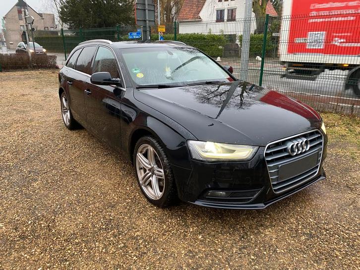** Audi A4 2000 cc TDI. Avant. Bj 2012 *, Auto's, Audi, Particulier, A4, Radio, Diesel, Euro 5, Break, 5 deurs, Automaat, Zwart
