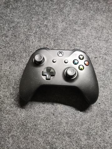 Xbox One Controller – Zwart beschikbaar voor biedingen