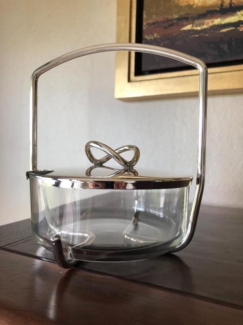 Plat en verre dans un support en métal argenté, avec couverc, Maison & Meubles, Accessoires pour la Maison | Plataux & Paniers