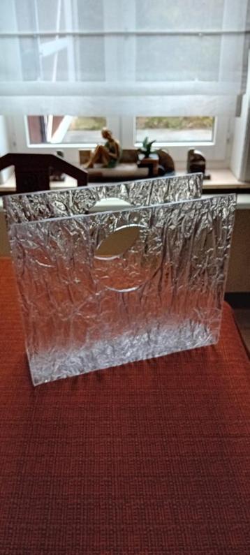 70's Lucite  design magazinerek beschikbaar voor biedingen