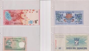 Farde met vier ringen bevattende  52 bankbiljetten UNC/FDC  beschikbaar voor biedingen