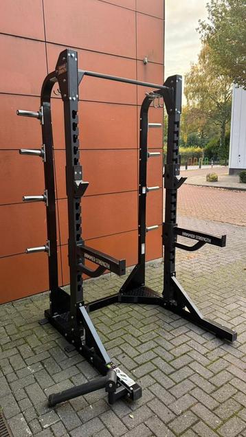 Hammer Strength Halfrack , 2 Jhooks , 2 Aflegspotters beschikbaar voor biedingen