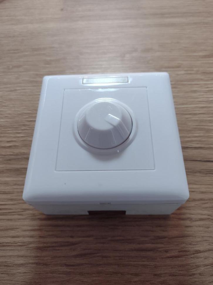LED DIMMER, Doe-het-zelf en Bouw, Elektriciteit en Kabels, Nieuw, Schakelaar, Ophalen