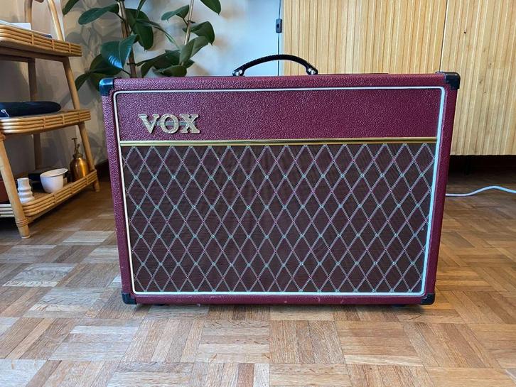 VOX AC15C1 (limited edition Maroon Bronco), Muziek en Instrumenten, Versterkers | Bas en Gitaar, Gebruikt, Gitaar, Minder dan 50 watt
