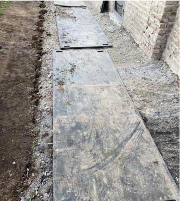 kunststof rijplaten 12stuks afmetingen  beschikbaar voor biedingen