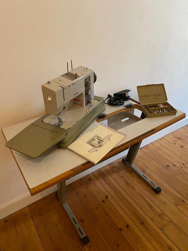machine à coudre Bernina et sa table, Zakelijke goederen, Overige Zakelijke goederen, Ophalen