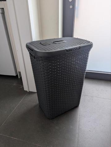 Curver wasmand met deksel  beschikbaar voor biedingen
