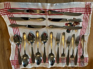 Tafelbestek van roestvrij staal beschikbaar voor biedingen