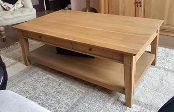 Vol eikenhouten salontafel beschikbaar voor biedingen