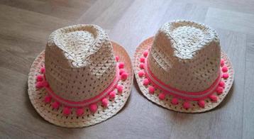 2 bonnets d'été pour enfants, tailles 2-4 ans et 4-7 ans, 3€