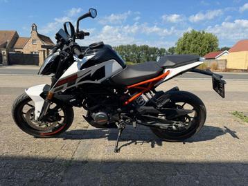 KTM	Duke 125	 beschikbaar voor biedingen