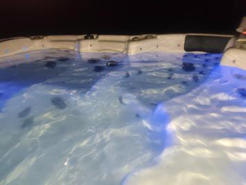 Jacuzzi hydromassant Balboa 6 personnes, Enlèvement, Utilisé, Filtre, Fixé