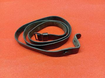 Bretelle en cuir beschikbaar voor biedingen