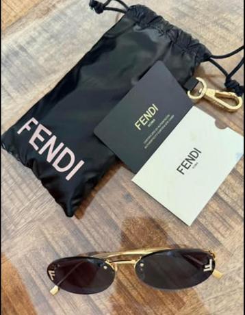 Originele FENDI zonnebrillen voor dames, Handtassen en Accessoires, Zonnebrillen en Brillen | Heren, Ophalen, Zo goed als nieuw