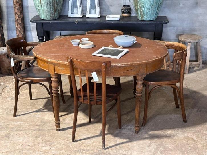 Antiek Frans ovaal tafeltje - 136 x 108 cm + 73 cm hoog, Huis en Inrichting, Tafels | Eettafels, Gebruikt, 100 tot 150 cm, 100 tot 150 cm