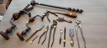 lot van 14 oude Peugeot werkmaterialen disponible aux enchères