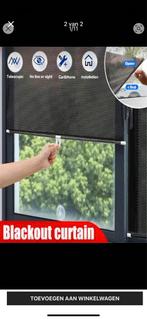 Verduisterende gordijnen, Enlèvement, Comme neuf