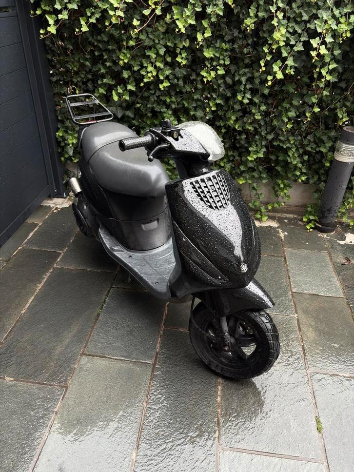 Piaggio zip 2t b klasse, Fietsen en Brommers, Scooters | Piaggio, Zo goed als nieuw, Zip, Klasse B (45 km/u), Benzine, Ophalen
