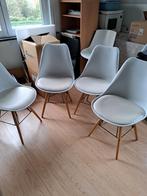 Witte stoel, 4 stuks 100,- Scandinavisch design, Huis en Inrichting, Ophalen, Scandinavisch design, Wit, Zo goed als nieuw