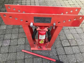 12 ton buizenplooier / plooipomp / pijpenbuiger beschikbaar voor biedingen