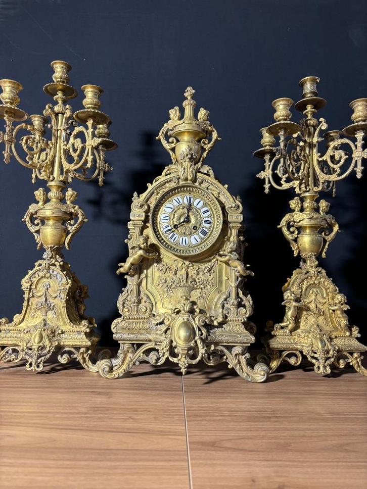 (82) Antieke Franse Bronzen Regency Pendule met Kandelaren, Antiek en Kunst, Antiek | Klokken, Ophalen of Verzenden