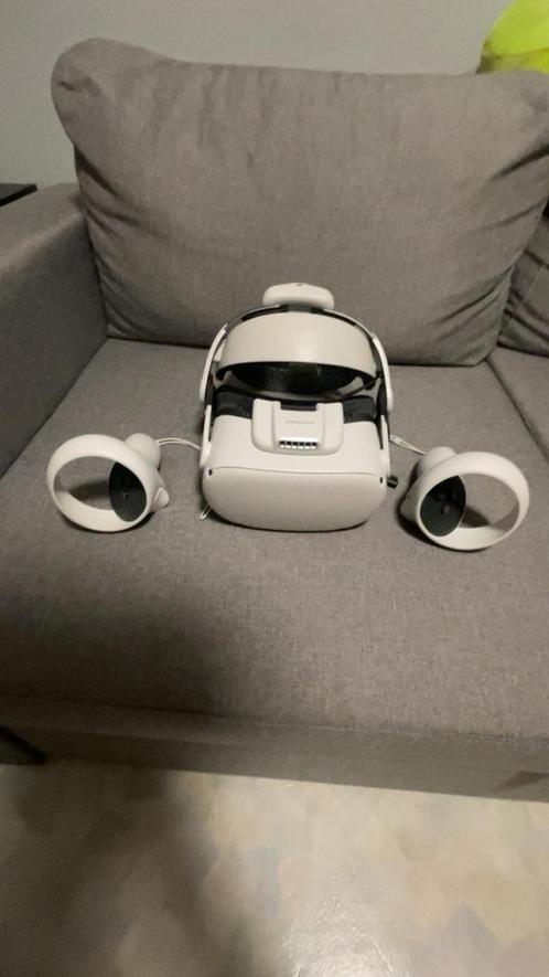 Meta quest 2 + acescoires, Games en Spelcomputers, Virtual Reality, Zo goed als nieuw, Controller, Ophalen of Verzenden