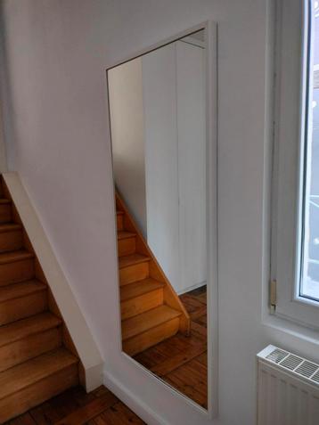 Grote witte wandspiegel IKEA beschikbaar voor biedingen