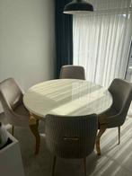 A vendre table + 4 chaises en très bon état, Enlèvement, Comme neuf