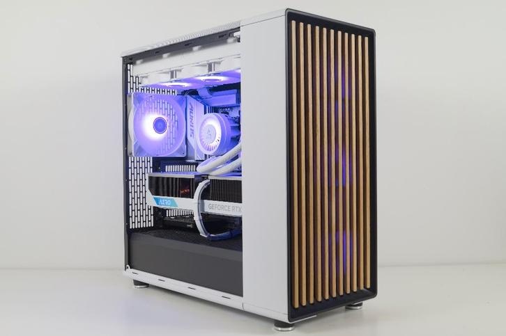 PC Gaming (R7 9800X3D + RTX 5080 Super + 64Go) Garantie 2Y, Computers en Software, Desktop Pc's, Zo goed als nieuw, 4 Ghz of meer