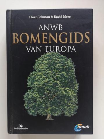 Guide des arbres de l'ANWB pour l'Europe 