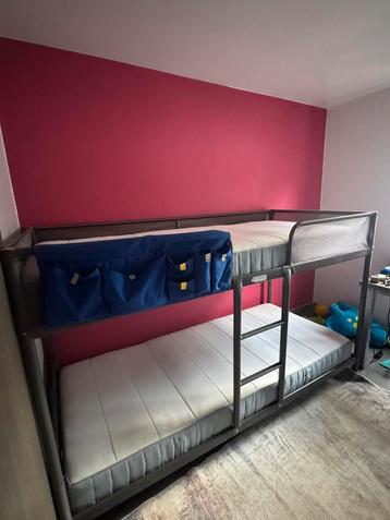 Frame stapelbed Ikea met 2 matras beschikbaar voor biedingen
