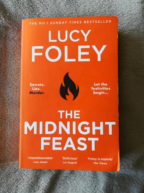 Lucy Foley - The midnight feast, Boeken, Thrillers, Gelezen, Ophalen of Verzenden