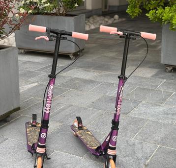 2 trotinettes enfant Decathlon (6 -9 ans)  beschikbaar voor biedingen