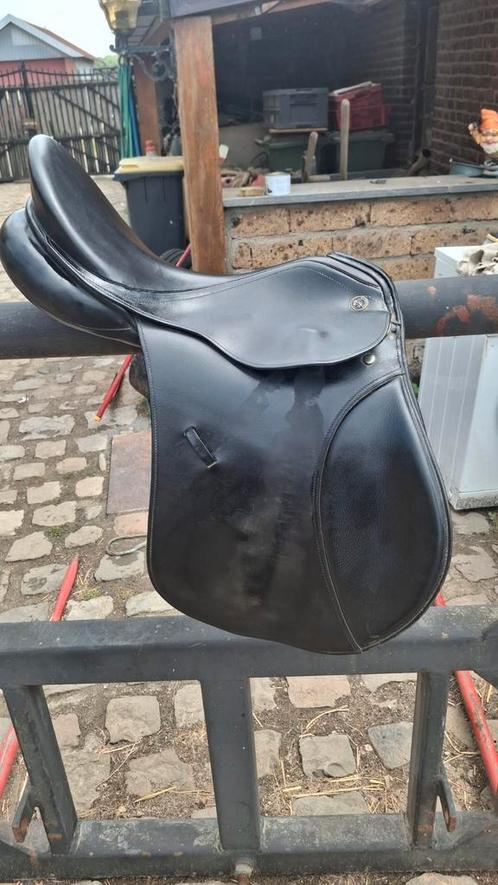 Kieffer Aachen AT veelzijdigheidszadel, Dieren en Toebehoren, Paarden en Pony's | Hoofdstellen en Tuigage, Zo goed als nieuw, Ophalen of Verzenden