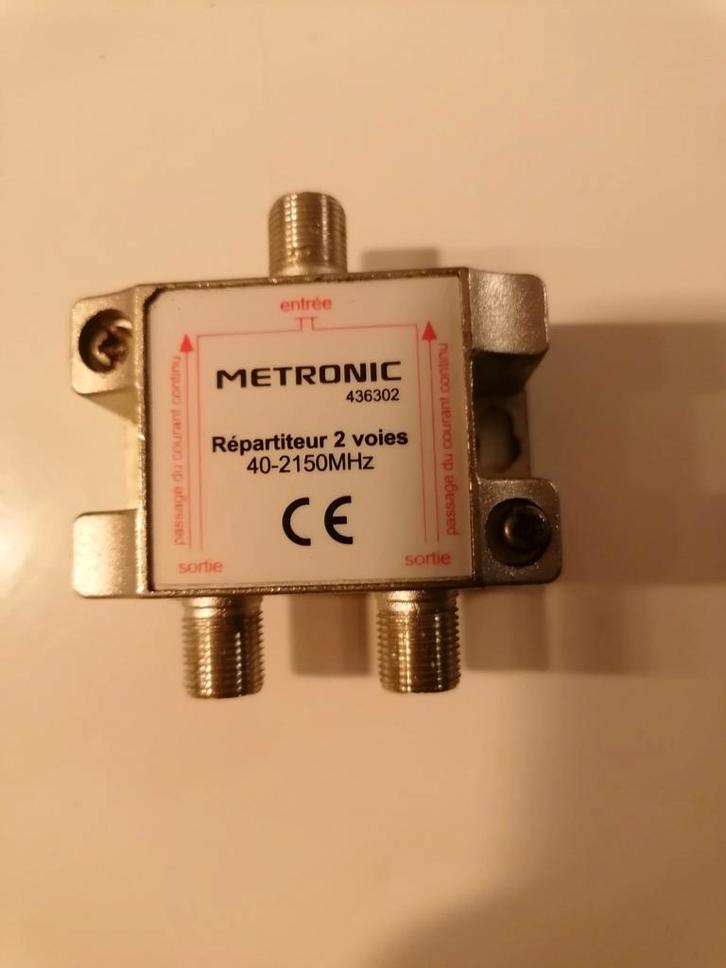 Répartiteur sat 2 voies, Audio, Tv en Foto, Audiokabels en Televisiekabels, Zo goed als nieuw, Ophalen of Verzenden