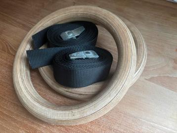 Gymnastiek ringen beschikbaar voor biedingen